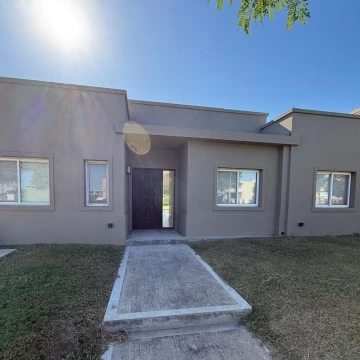 Casa en venta en planta baja en Vistas Puertos