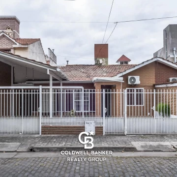 Casa En Venta Barrio San Carlos 3 Domitorios