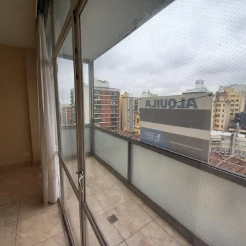 Departamento de Dos Dormitorios en Alquiler Zona Centro - Externo Con Balcon