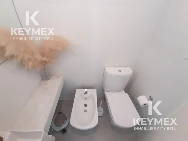 1780405954.jpg