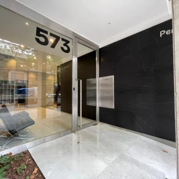 Excelente departamento de un dormitorio en alquiler y venta  Santiago al 500