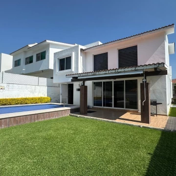 Casa En Condominio en venta en Fraccionamiento Lomas de Cocoyoc 4 Recámaras