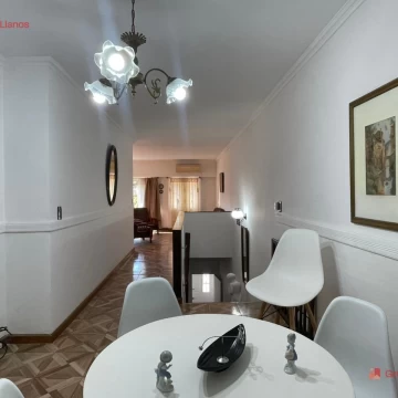 Departamento en Centro De Lujan, con cochera, balcon y terraza con parrilla privada