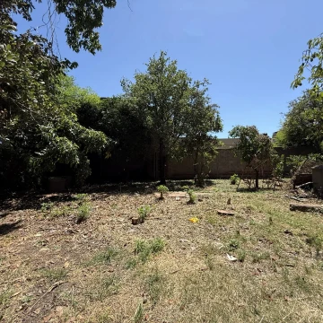 Lote interno apto para PB + 2 pisos uso comercial o vivienda