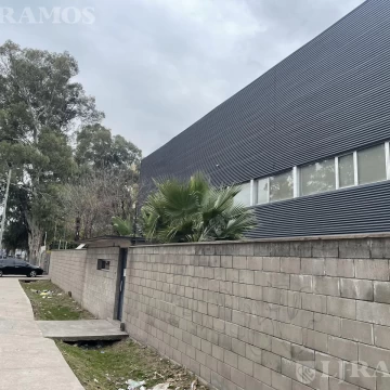 Depósito en El Talar