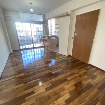 Excelente 2 Ambientes con Balcón al Frente. Apto Profesional -Caballito