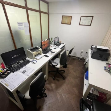 Oficina en Peatonal Córdoba al 1300