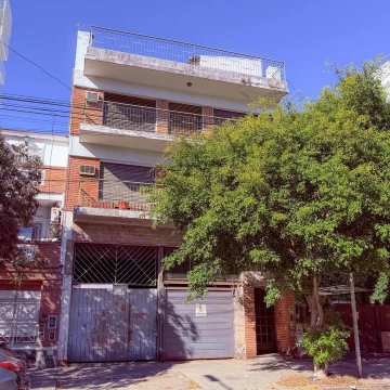 Galpon + 2 PH - Venta en Bloque. Edificio lote propio