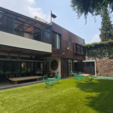 Casa Amueblada en Renta en Jardines del Pedregal.