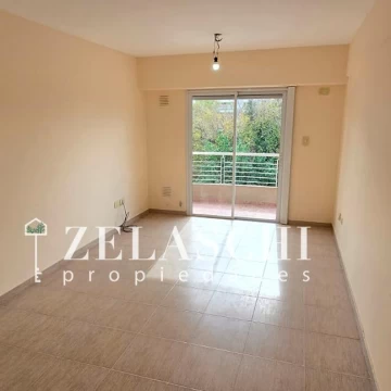 Alquiler: Departamento 2 ambientes:  calle Alberdi - Caseros