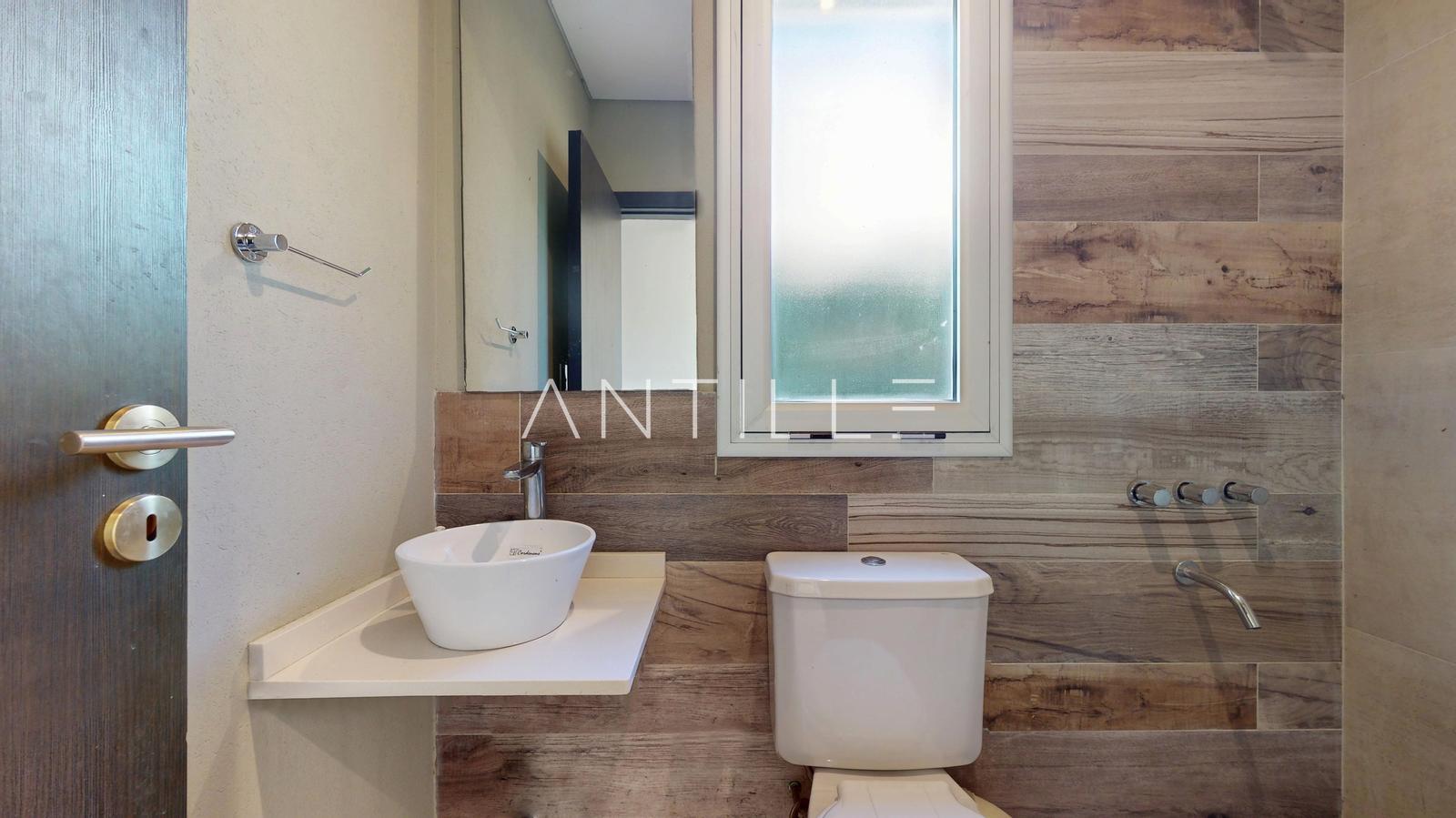 TOILET CASA EN GREENVILLE POLO & RESORT, HUDSON