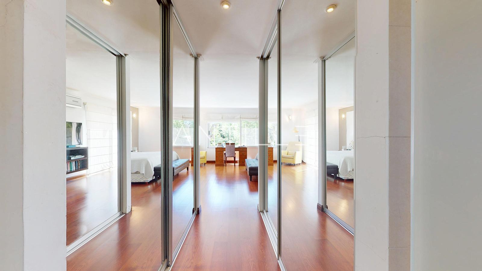 VESTIDOR CASA EN ABRIL CLUB DE CAMPO. HUDSON