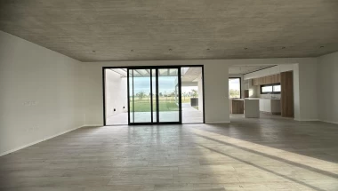 Casa Vida Club de Campo, 3 dormitorios   comodín c/jardín y pileta