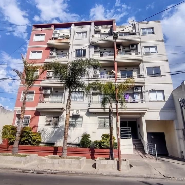 VENTA  Departamento 2 ambientes con cochera Ramos Mejia