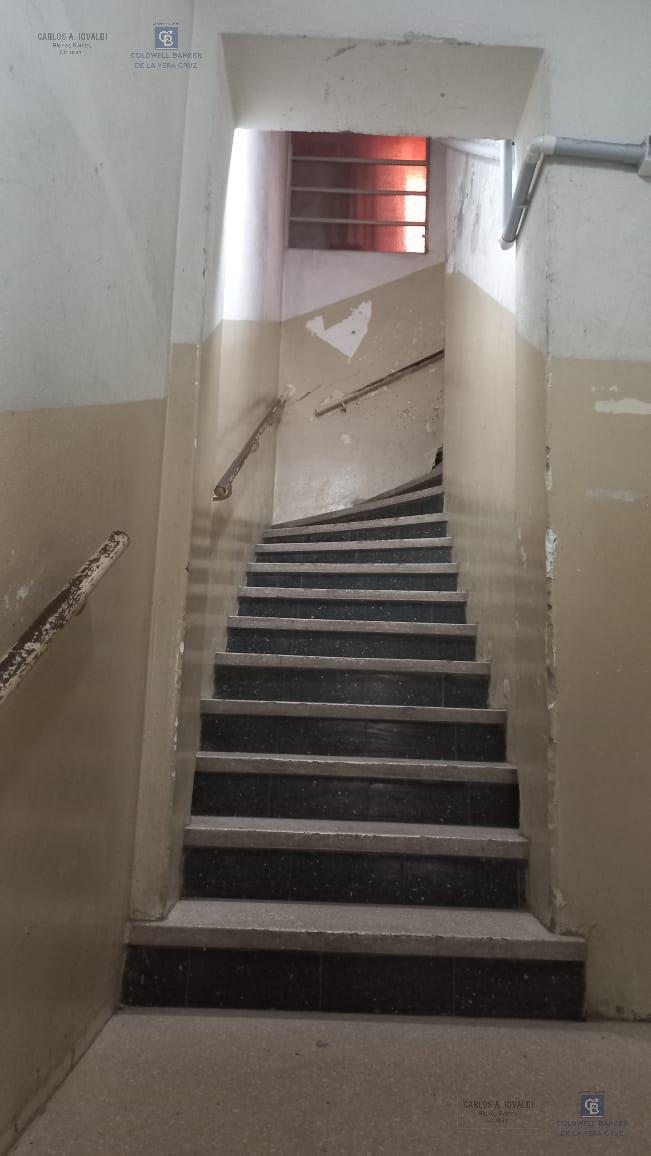 Escalera a 2do piso