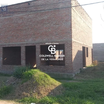 Terreno con construcción en Recreo