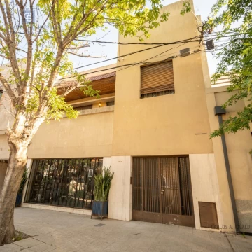 Casa de 3 dormitorios en barrio Constituyentes