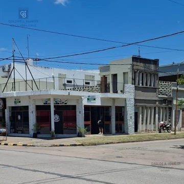 Edificio Comercial en esquina con gran potencial para desarrollo