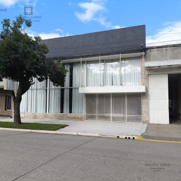 Edificio comercial, casa y deposito en San Jerónimo Norte