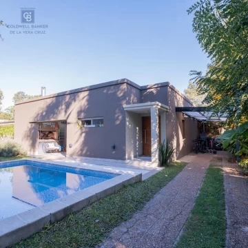 CASA DE 3 DORMITORIOS CON PILETA EN COUNTRY LOS MOLINOS