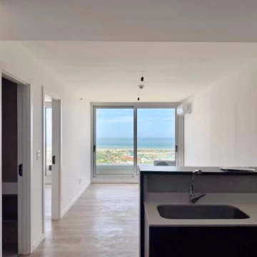 Alquiler de apartamento 1 dormitorio con terraza en Carrasco, Montevideo.