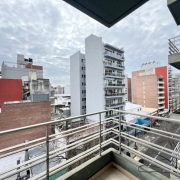 Alquiler Departamento Semipiso Rosario 2 dormitorios Balcón al frente UNR Medicina Facultades