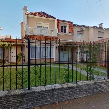 Casa en Venta 7 Ambientes Florida La Salle