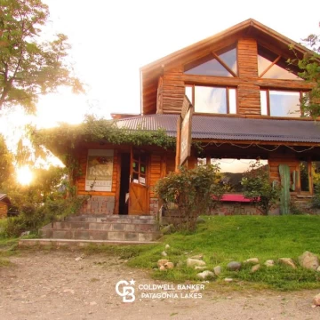 VENTA Hostería céntrica de 10 habitaciones + local comercial gastronómico en Villa La Angostura
