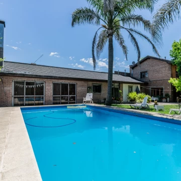 VENTA Doble terreno - Pileta - Quincho