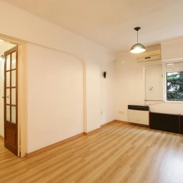 Venta Departamento 3 ambientes en Berazategui centro. Excelente ubicación!