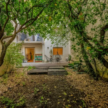 Departamento en venta de 3 ambientes con patio, lavadero y jardín en San Cristobal