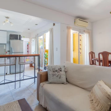 Departamento en venta de 2 ambientes con balcón en Villa Devoto