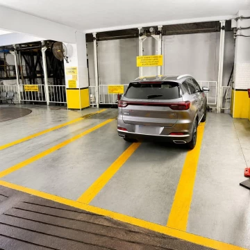 Venta amplia cochera en Microcentro - Florida al 100, esq. Rivadavia
