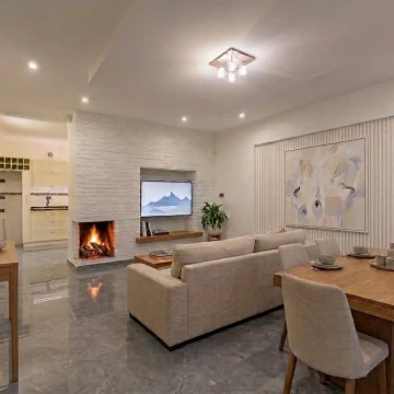 Venta PH al Frente de 4 Ambientes con Garaje, Doble Patio y Terraza - Santos Lugares