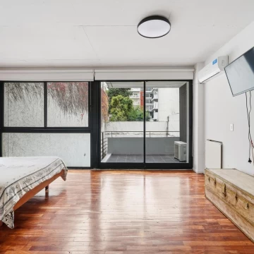 Monoambiente amoblado con balcón y amenities en alquiler temporario en Belgrano