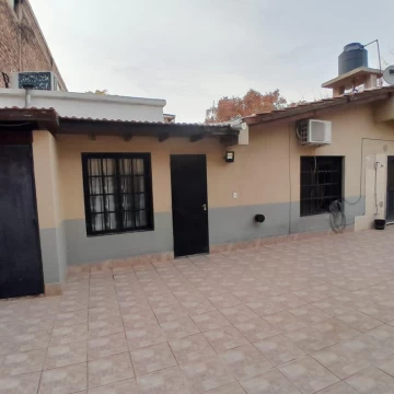 Casa en venta en Ciudad Mendoza| 3 dormitorios| patio| apta crédito