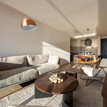Venta apartamento tres dormitorios con terraza en Carrasco.