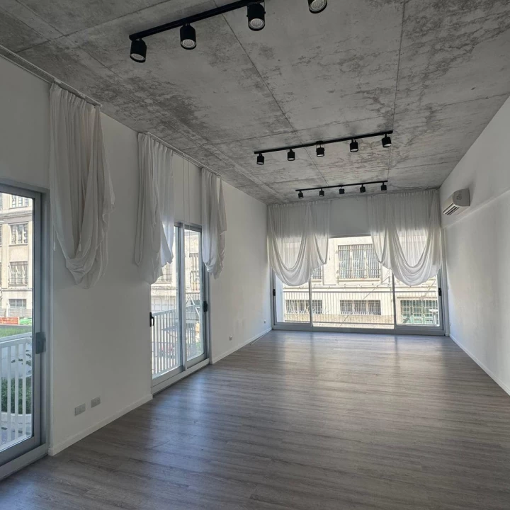 Excelente loft en venta con cochera. Distrito Quartier.