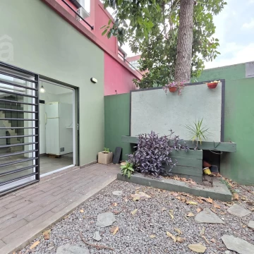 Duplex en Venta en Villa Ballester - Tres Ambientes - Cochera - Patio.