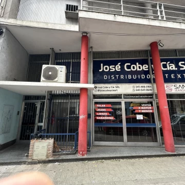 Local en Italia y San Luis - doble altura - dos Planta 