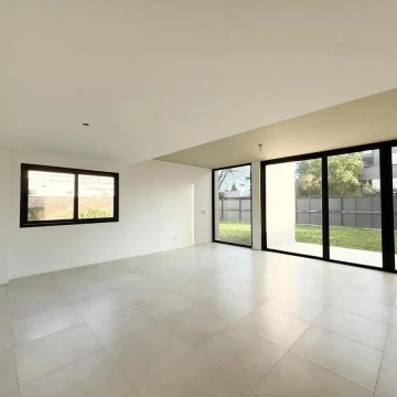Venta departamento 4 ambientes Dependencia en San isidro