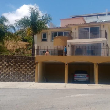 CASA EN VENTA FRACCIONAMIENTO GRAN RESERVA, IXTAPAN DE LA SAL