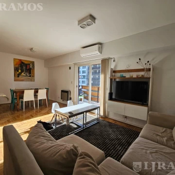 Departamento en Belgrano de 4 ambientes con balcón al frente! Muy luminoso!