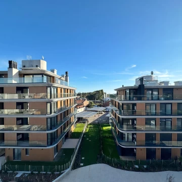 Venta apartamento tres dormitorios con terraza en Carrasco