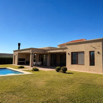 Casa en San Nicolas De Los Arroyos
