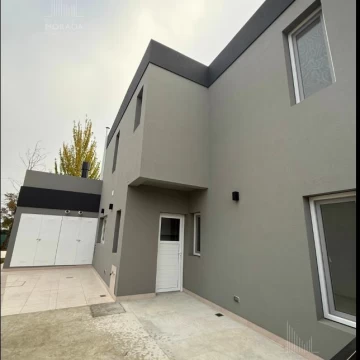Casa en venta 8 ambientes en barrio cerrado Costa Azul Neuquen