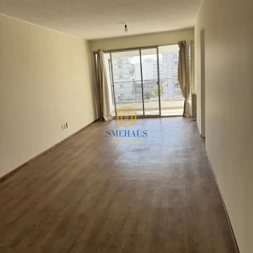 Apartamento en alquiler en Pocitos con 2 dormitorios y cochera
