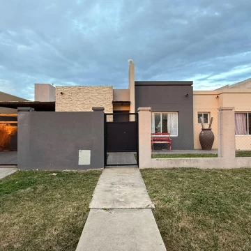 VENTA- Casa 2 dormitorios - Barrio Don Mateo, Rosario
