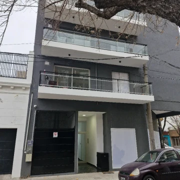 PISO EXCLUSIVO DE 3 DORMITORIOS - TERRAZA Y PARRILLERO DE USO EXCLUSIVO