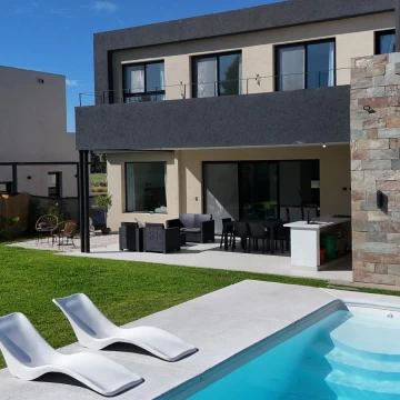 Venta casa c/ amarra - Barrio Náutico El Canal - Villanueva